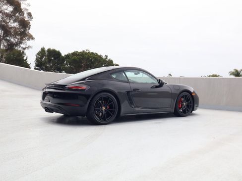 Certified 2025 Porsche 718 Cayman S RWD image 8