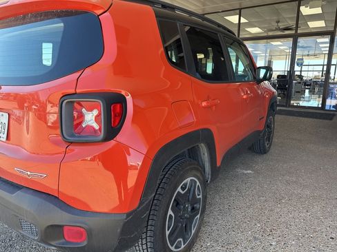 Used 2017 Jeep Renegade Trailhawk image 4