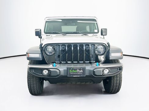 Used 2023 Jeep Wrangler Unlimited w/ Cold Weather Group AWD/4WD image 2