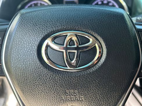 Used 2018 Toyota Camry SE FWD image 15