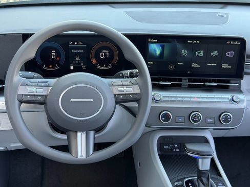 New 2026 Hyundai Kona SE image 10