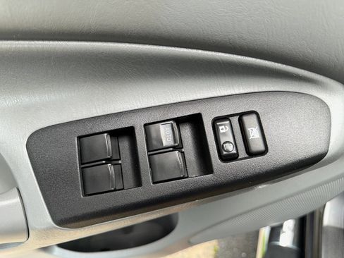 Used 2014 Toyota Tacoma 4x4 Double Cab w/ SR5 Package image 12