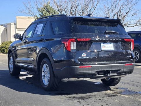 Used 2025 Ford Explorer Active image 3
