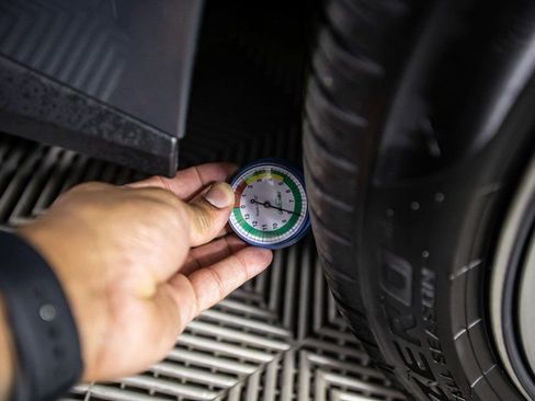 Used 2025 BMW i4 eDrive40 w/ Premium Package image 42