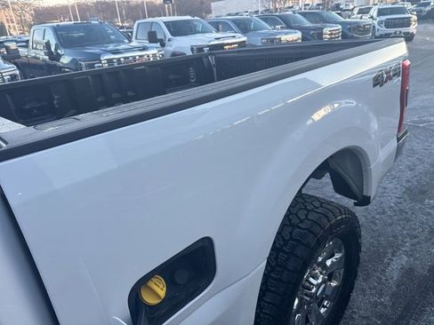 Used 2017 Ford F350 Lariat image 8