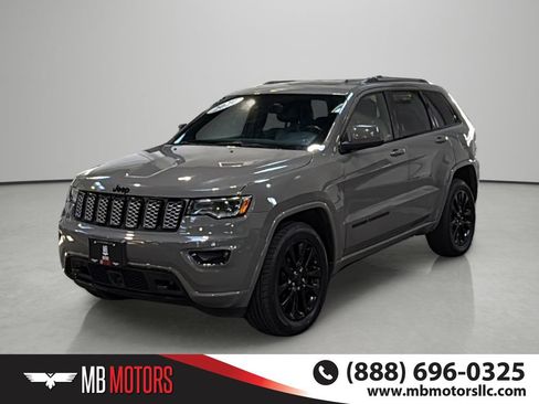 Used 2020 Jeep Grand Cherokee Altitude AWD/4WD image 1
