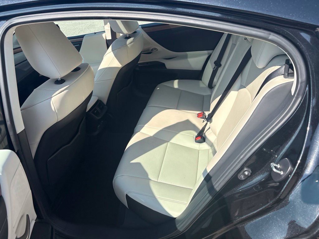 Used 2025 Lexus ES 350 w/ Premium Package FWD image 20