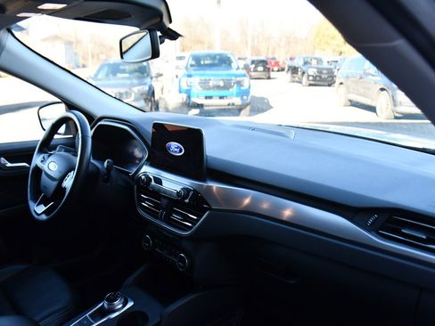 Used 2021 Ford Escape Titanium image 15