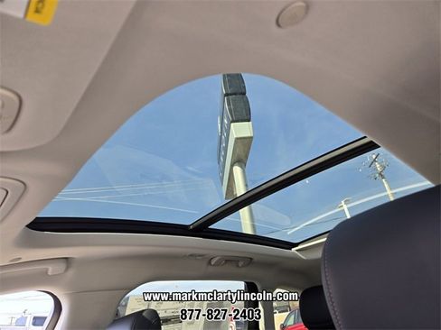 New 2026 Lincoln Nautilus Reserve w/ Jet Appearance Package image 7