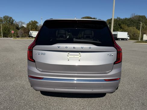 New 2026 Volvo XC90 T8 Plus image 4