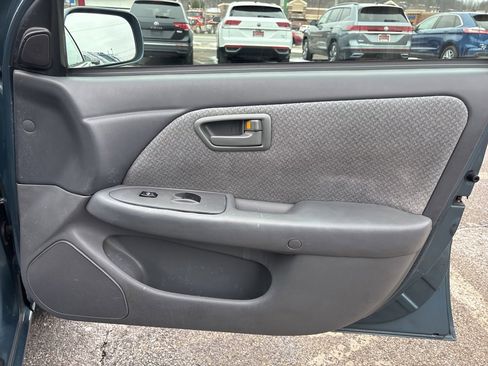 Used 2001 Toyota Camry CE image 29