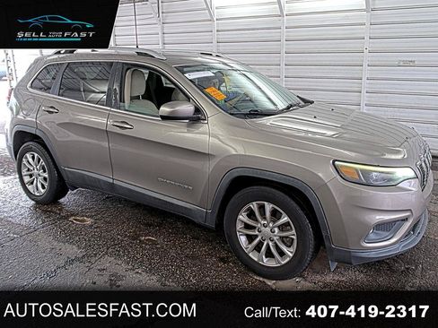 Used 2019 Jeep Cherokee Latitude w/ Popular Appearance Group FWD image 1