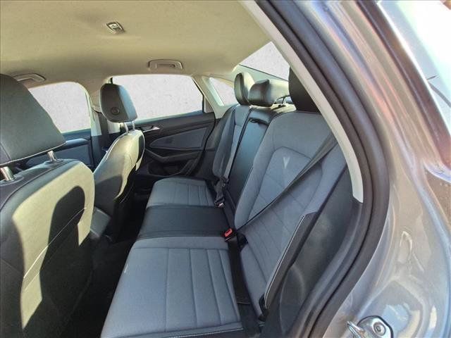 Used 2025 Volkswagen Jetta SE FWD image 11