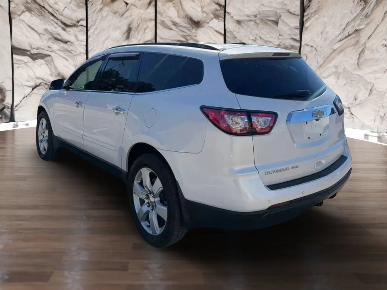 Used 2017 Chevrolet Traverse LT w/ Style and Technology Package AWD/4WD image 5
