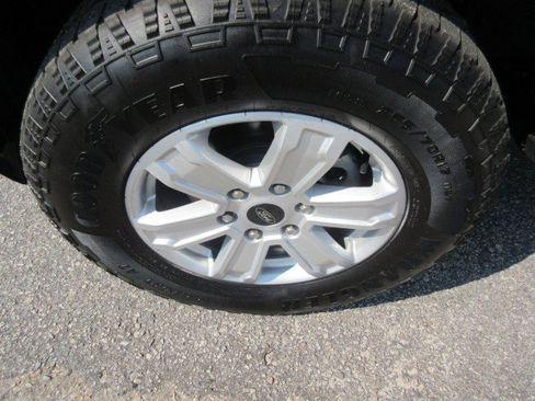 Used 2025 Ford Ranger XL RWD image 9