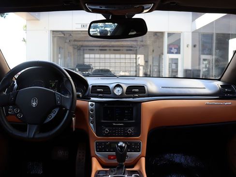 Used 2014 Maserati GranTurismo Sport image 10