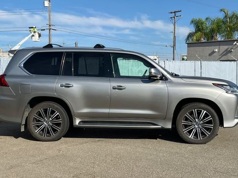 Used 2021 Lexus LX 570 4WD w/ Luxury Package image 6