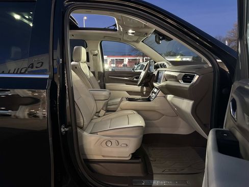 Used 2021 GMC Yukon XL Denali image 23