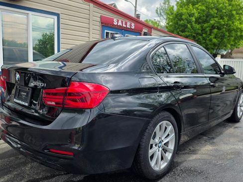 Used 2017 BMW 320i xDrive Sedan AWD/4WD image 9