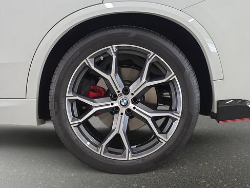 Certified 2025 BMW X5 sDrive40i w/ Executive Package RWD image 32