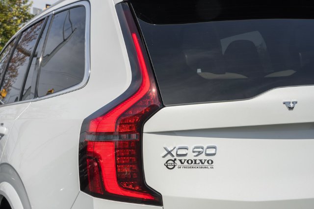 New 2026 Volvo XC90 T8 Plus w/ Protection Package Premier AWD/4WD image 8