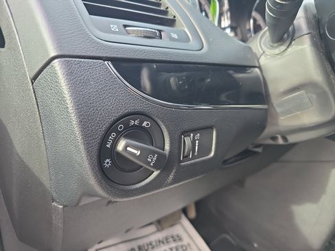 Used 2019 Dodge Grand Caravan SE image 19