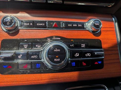 Certified 2023 Lincoln Aviator Reserve w/ Equipment Group 201A AWD/4WD image 38