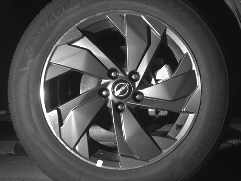 Used 2025 Nissan Rogue SV FWD image 13