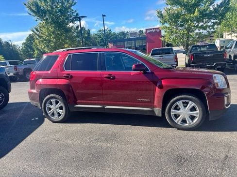 Used 2017 GMC Terrain SLE w/ Driver Alert Package I AWD/4WD image 4