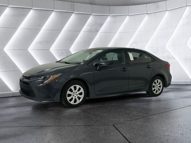 Used 2023 Toyota Corolla LE FWD image 3
