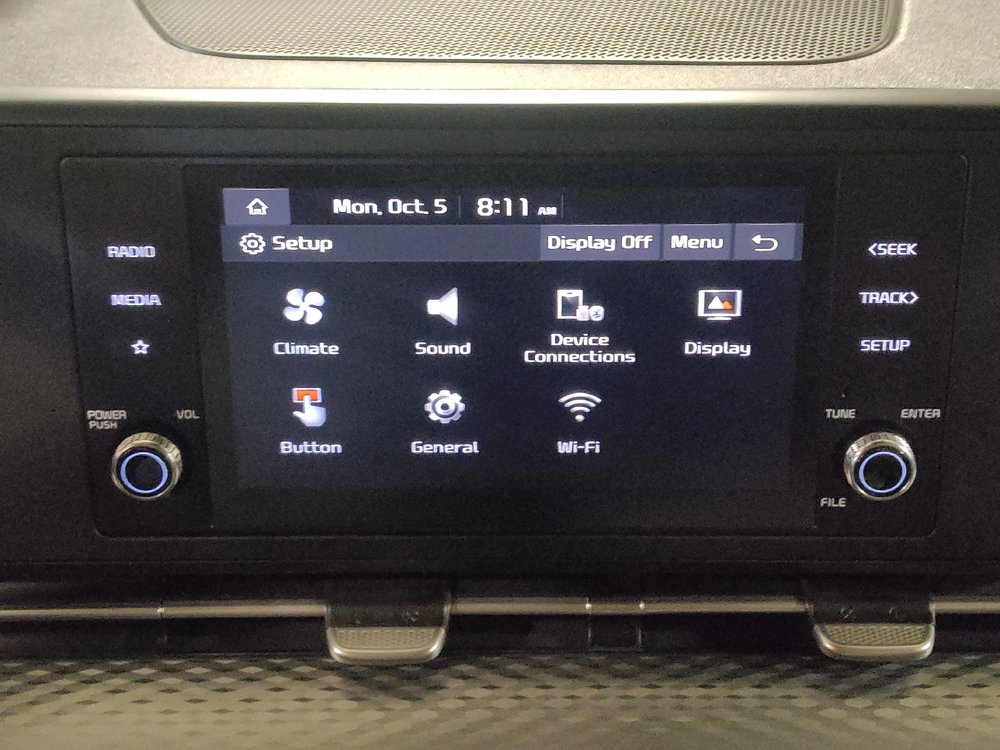 Used 2023 Kia Carnival LX FWD image 25