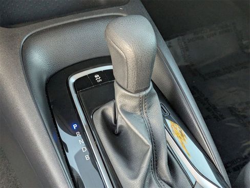 Used 2025 Toyota Corolla LE image 17