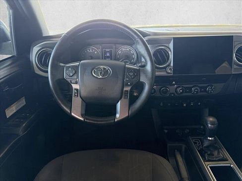 Used 2019 Toyota Tacoma TRD Off-Road w/ Technology Package AWD/4WD image 12