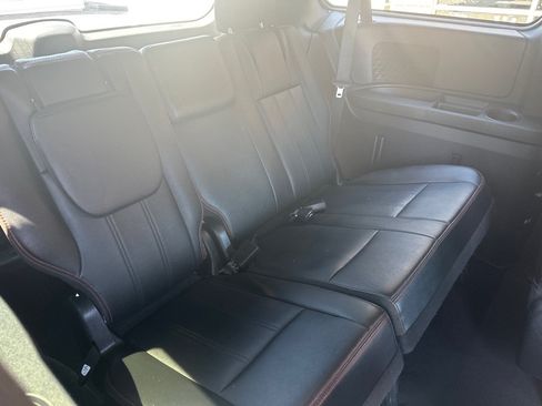 Used 2019 Dodge Grand Caravan GT FWD image 16