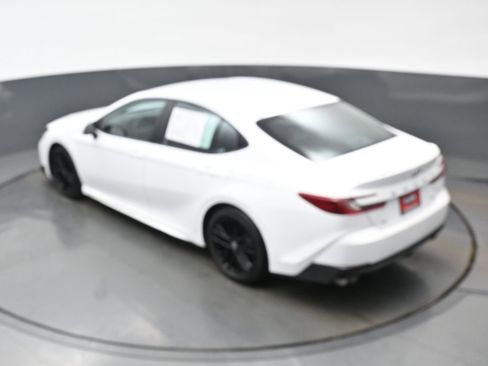 Used 2025 Toyota Camry SE image 38