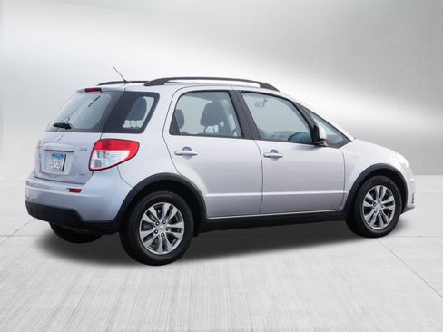 Used 2013 Suzuki SX4 Premium image 7