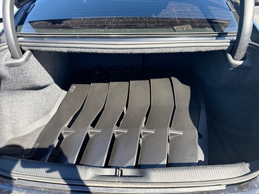 Used 2019 Dodge Charger R/T w/ Plus Group RWD image 9