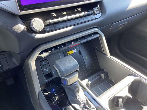 Used 2024 Toyota Tundra Limited image 26