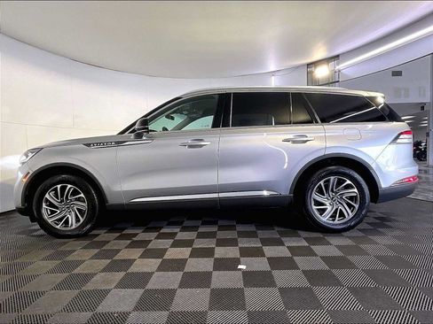 Used 2021 Lincoln Aviator AWD image 2