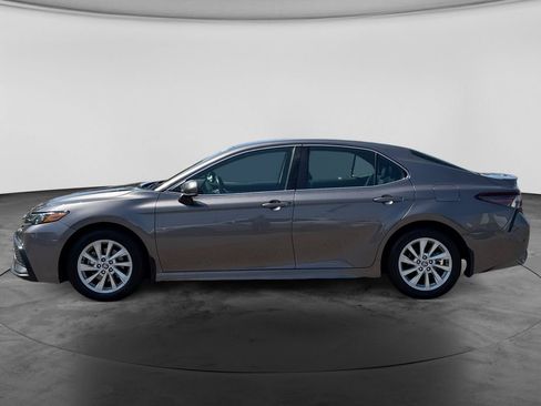 Used 2024 Toyota Camry SE FWD image 5