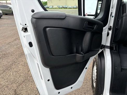 Used 2025 RAM ProMaster 2500 w/ U-Haul Equipment Group FWD image 8