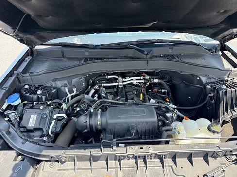Used 2021 Ford Explorer XLT w/ Equipment Group 202A AWD/4WD image 34
