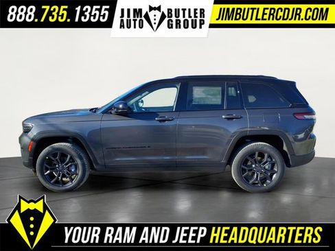 New 2025 Jeep Grand Cherokee Limited w/ Trailer Tow Package AWD/4WD image 2
