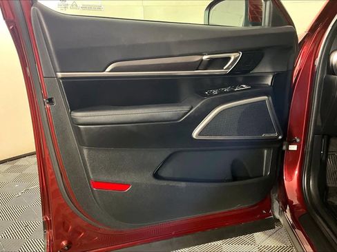 Used 2024 Kia Telluride S FWD image 19