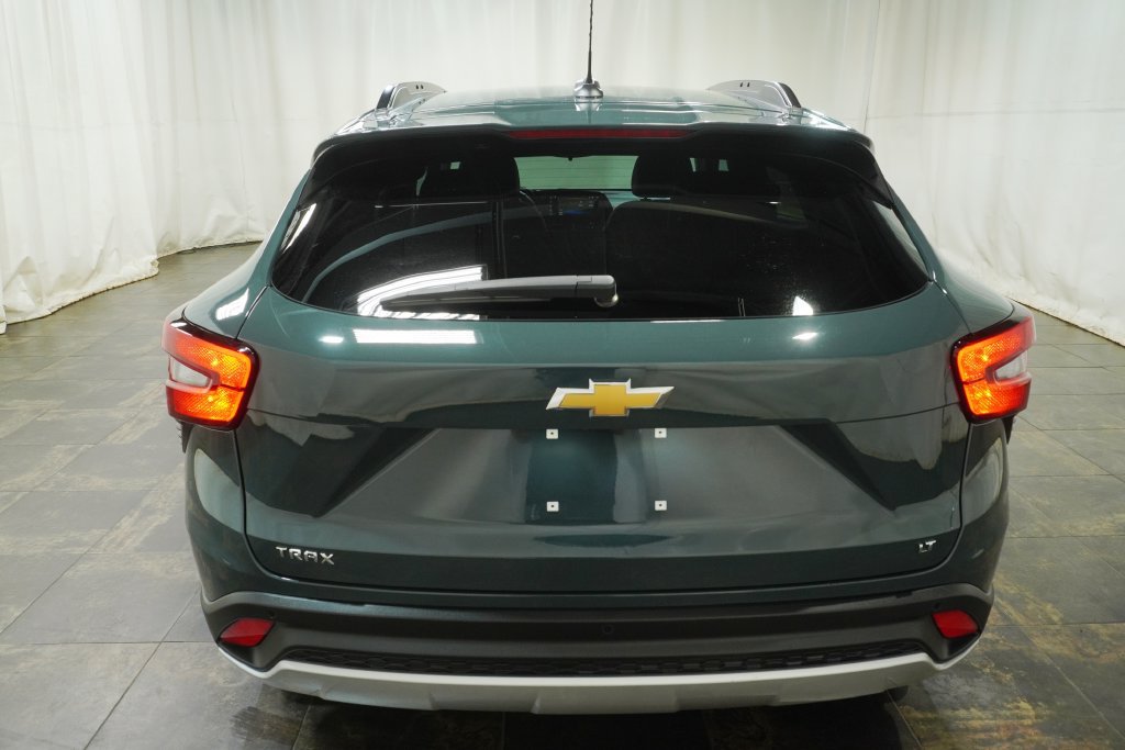 Used 2025 Chevrolet Trax LT w/ Driver Confidence Package FWD image 5