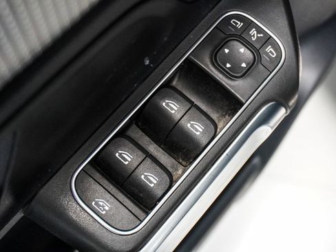 Used 2022 Mercedes-Benz GLB 250 4MATIC w/ Premium Package Lite image 24