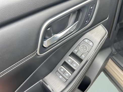 Used 2024 Nissan Rogue Platinum image 18