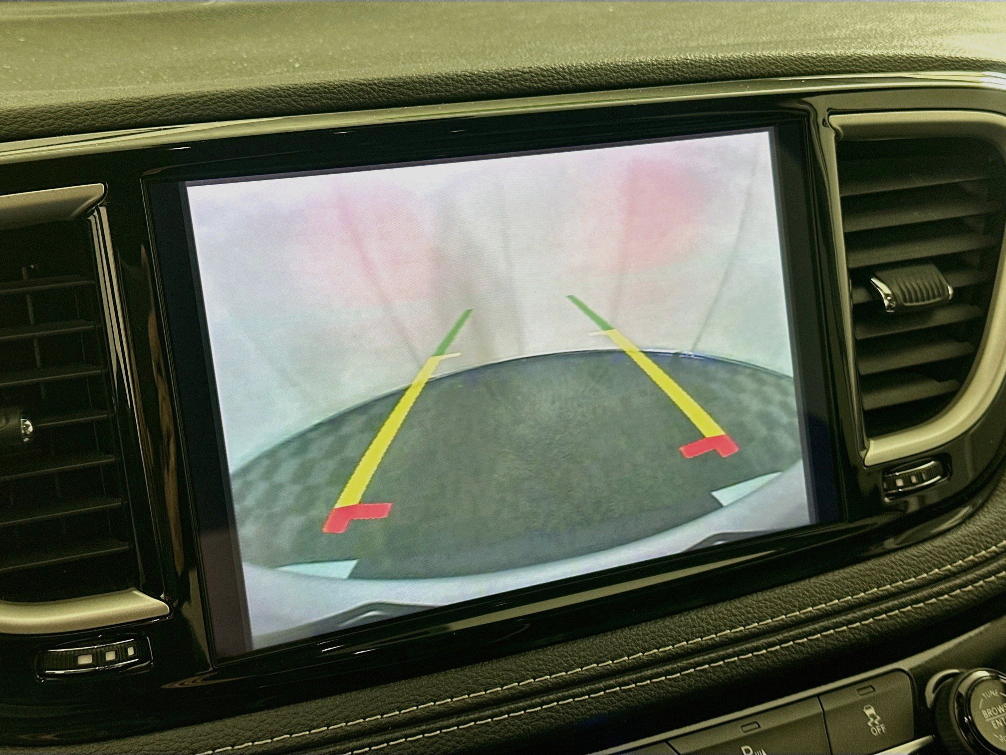 Used 2024 Chrysler Pacifica Limited FWD image 23