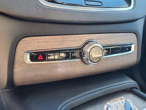 Used 2023 Volvo XC90 B6 Ultimate w/ Lounge Package image 33