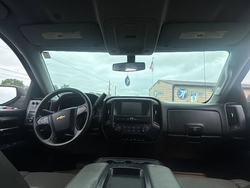 Used 2017 Chevrolet Silverado 1500 Custom w/ Custom Convenience Package AWD/4WD image 2